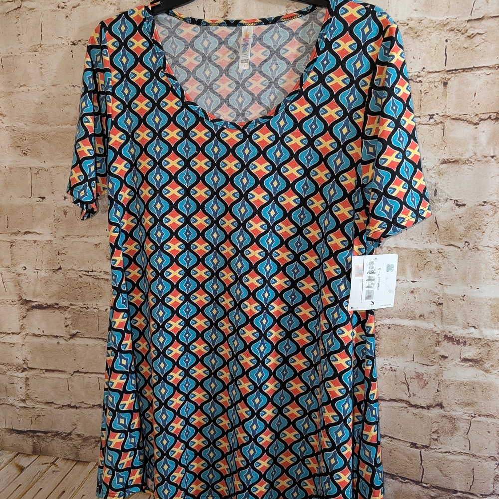 ♥️LuLaRoe Womens Top Size Small Perfect T Tee NWT Fits 8-14
